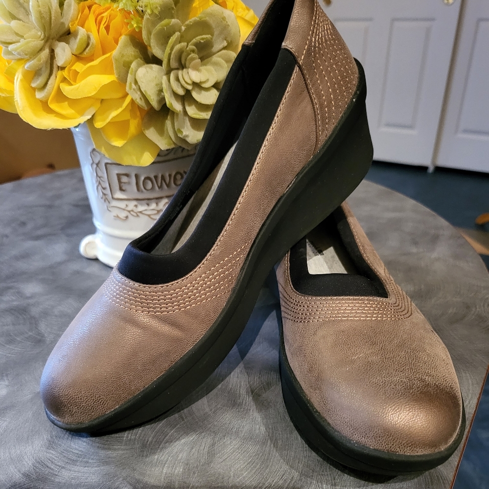 Clark's pewter wedges